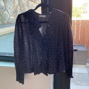 Doen blouse navy mini floral with ruffles and pleats. Size M.